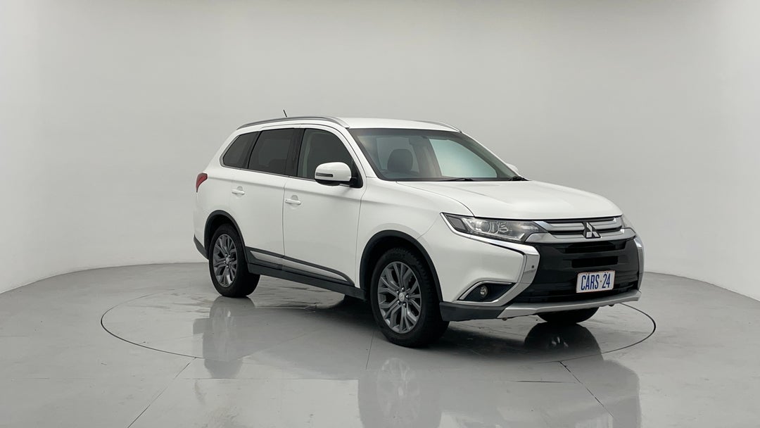 2016 Mitsubishi Outlander Ls (4x4), Automatic, 127661 km, Right Front Diagonal (45- Degree) View