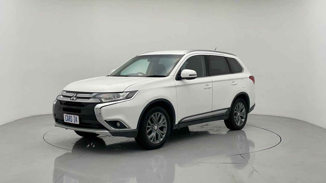 2016 Mitsubishi Outlander Ls (4x4), Automatic, 127661 km, Left Front Diagonal (45- Degree) View