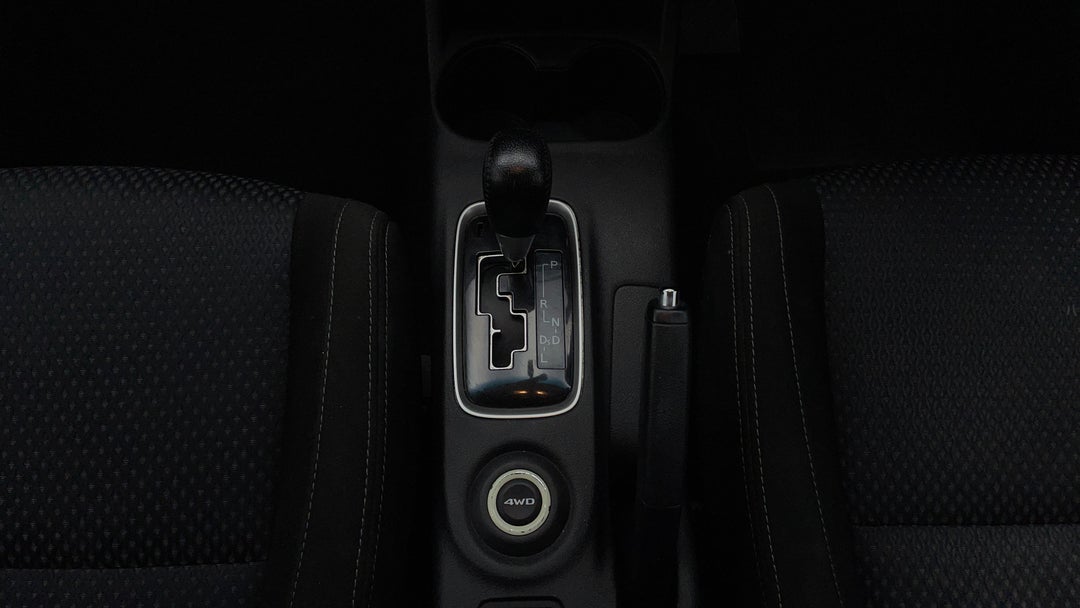 2016 Mitsubishi Outlander Ls (4x4), Automatic, 127661 km, Gear Lever 
