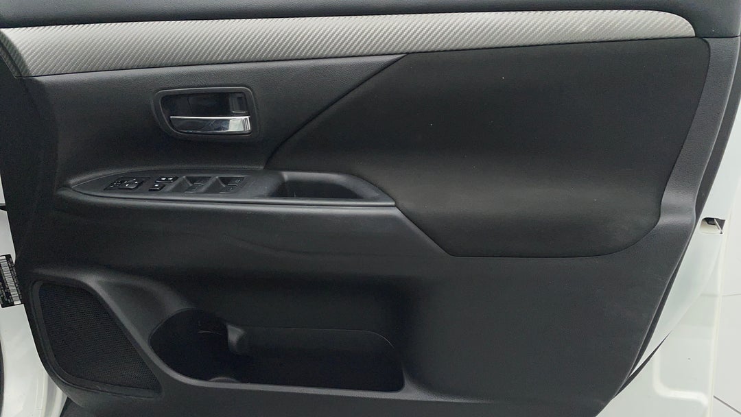 2016 Mitsubishi Outlander Ls (4x4), Automatic, 127661 km, Speaker View