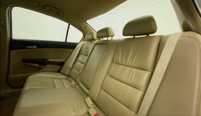 2011 Honda Accord 2.4L I-VTEC MT, Petrol, Manual, 58,657 km, Right Side Rear Door Cabin