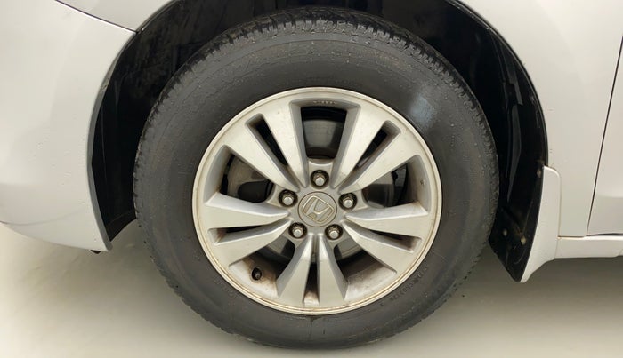 2011 Honda Accord 2.4L I-VTEC MT, Petrol, Manual, 58,657 km, Left front tyre - Minor crack