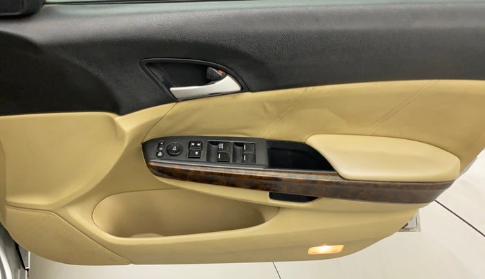 2011 Honda Accord 2.4L I-VTEC MT, Petrol, Manual, 58,657 km, Driver Side Door Panels Control