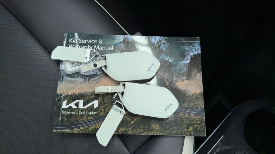 2025 Kia Ev5 Gt-line AWD Lr, Automatic, 11330 km, Key Close-up