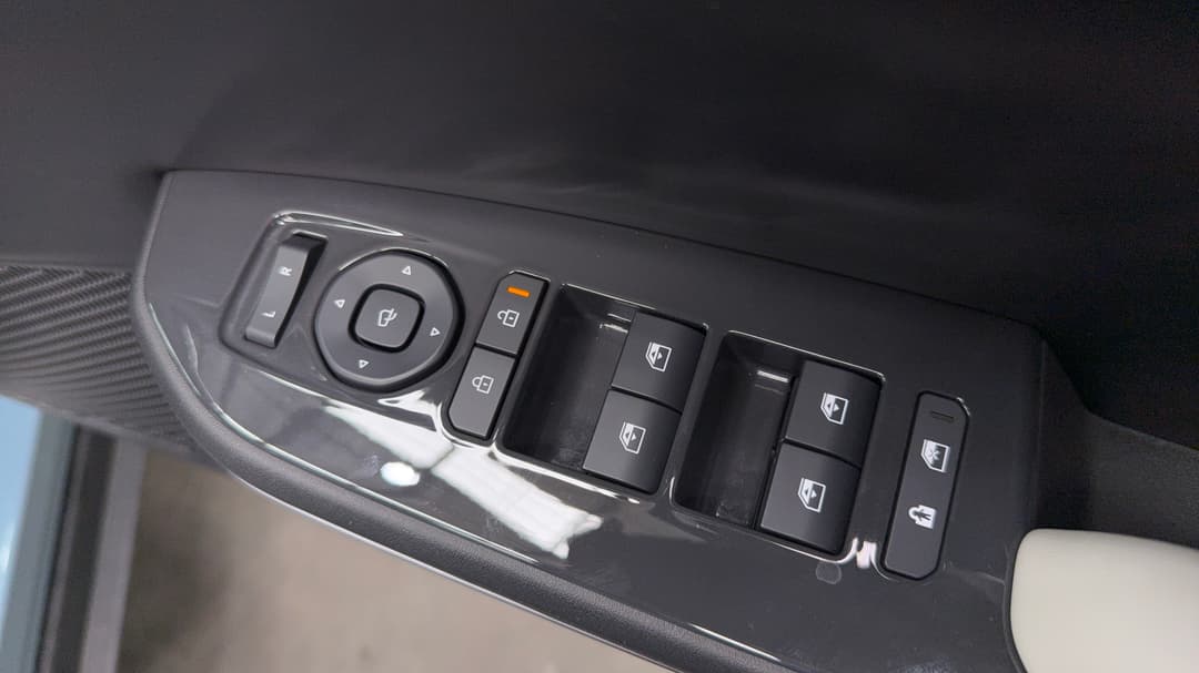 2025 Kia Ev5 Gt-line AWD Lr, Automatic, 11330 km, Drivers Side Door Panel Controls