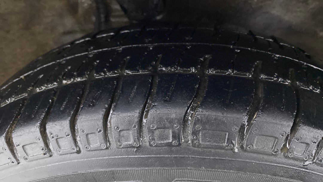 Right Front Tyre Tread