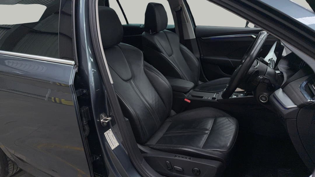 2021 SKODA Octavia 110 Tsi Style, Automatic, 46454 km, Right Side Front Door Cabin View