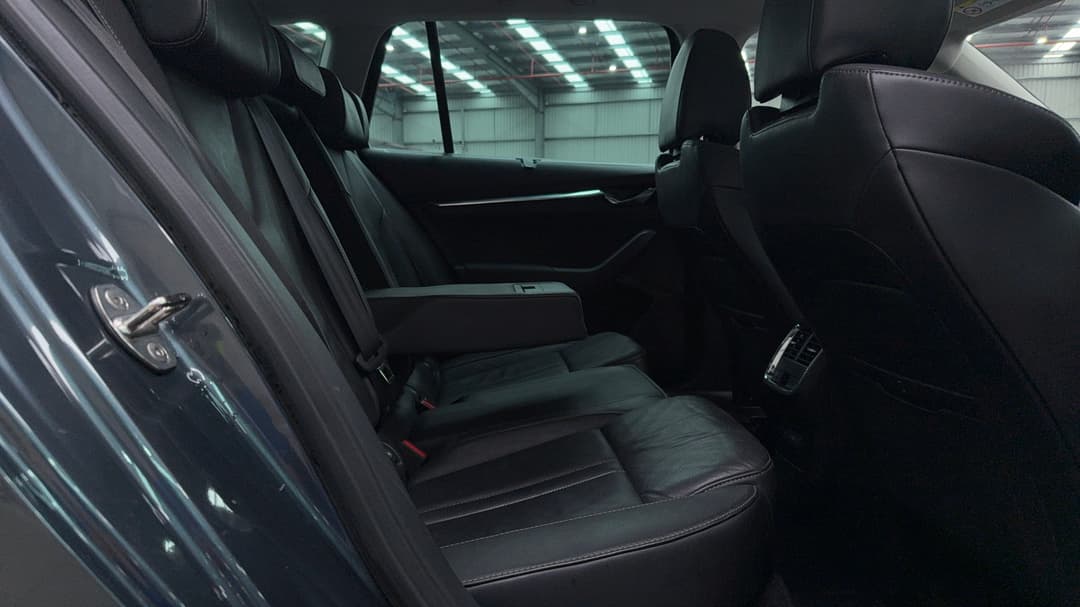 2021 SKODA Octavia 110 Tsi Style, Automatic, 46454 km, Right Side Rear Door Cabin View