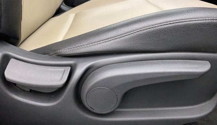 2018 Hyundai Verna 1.6 VTVT SX (O) AT, Petrol, Automatic, 30,518 km, Driver Side Adjustment Panel