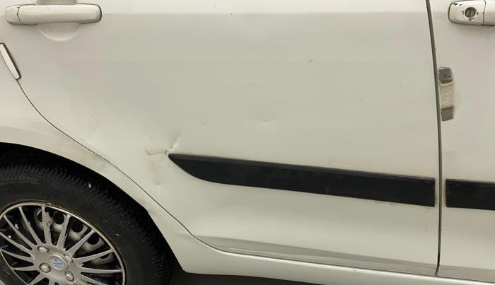 2017 Maruti Swift LXI (O), Petrol, Manual, 94,750 km, Right rear door - Slightly dented