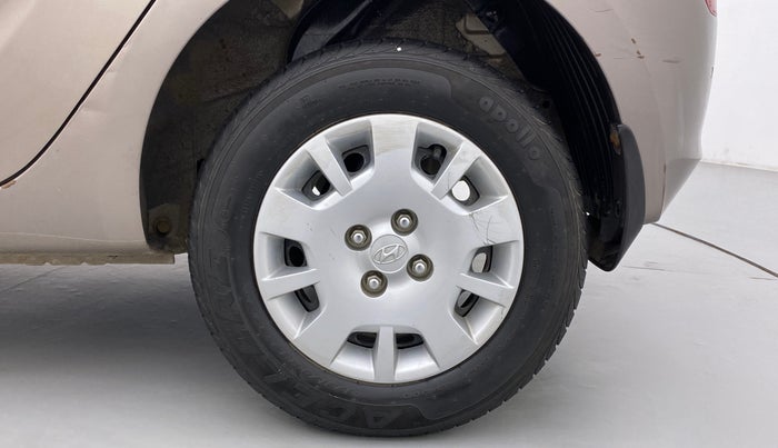 2013 Hyundai i20 MAGNA 1.2 VTVT, Petrol, Manual, 25,906 km, Left Rear Wheel