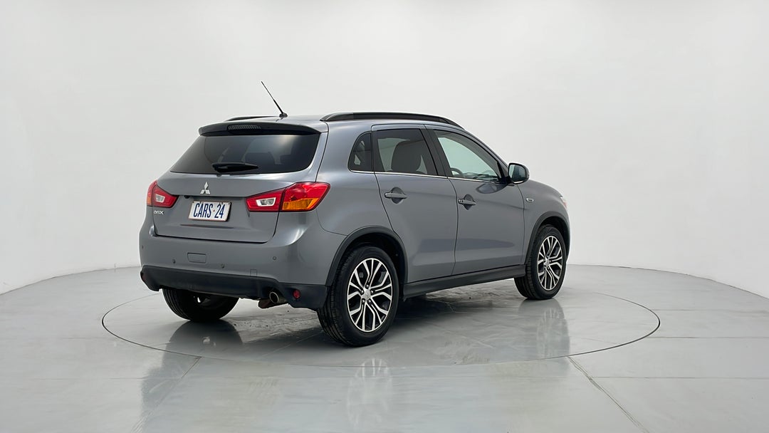 Right Back Diagonal (45- Degree) View