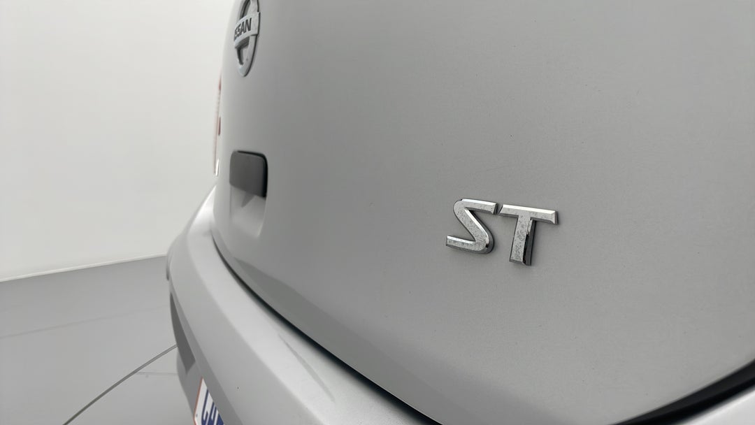 Badge (Boot Right Side)