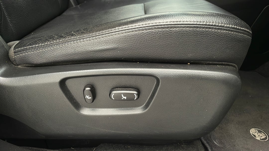 2016 Holden Captiva Ltz, Automatic, 88236 km, Drivers Side Adjustment Panel