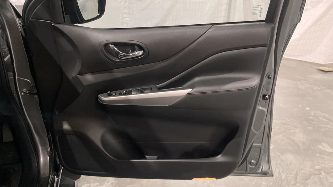 2024 Nissan Navara St-X (4x4) Leather/no Sunroof, Automatic, 15675 km, Speaker View