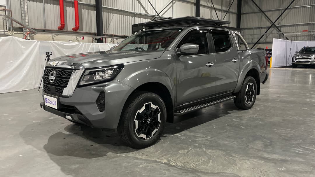 2024 Nissan Navara St-X (4x4) Leather/no Sunroof, Automatic, 15675 km, Left Front Diagonal (45- Degree) View