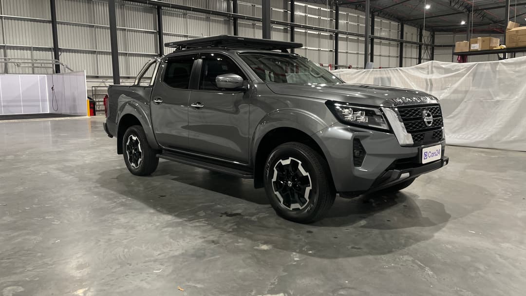 2024 Nissan Navara St-X (4x4) Leather/no Sunroof, Automatic, 15675 km, Right Front Diagonal (45- Degree) View