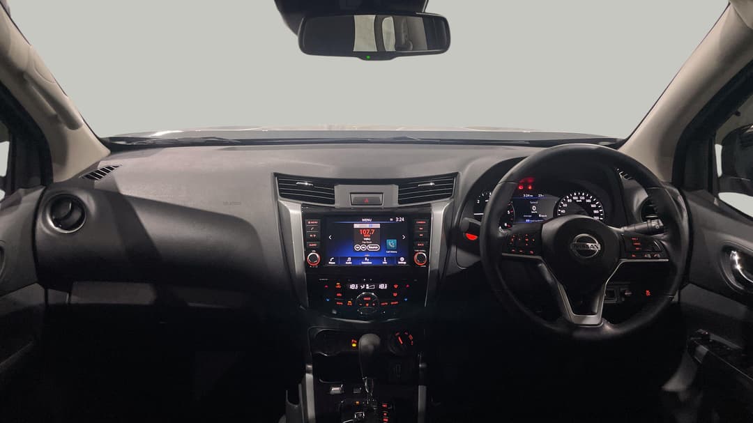 2024 Nissan Navara St-X (4x4) Leather/no Sunroof, Automatic, 15675 km, Dashboard View