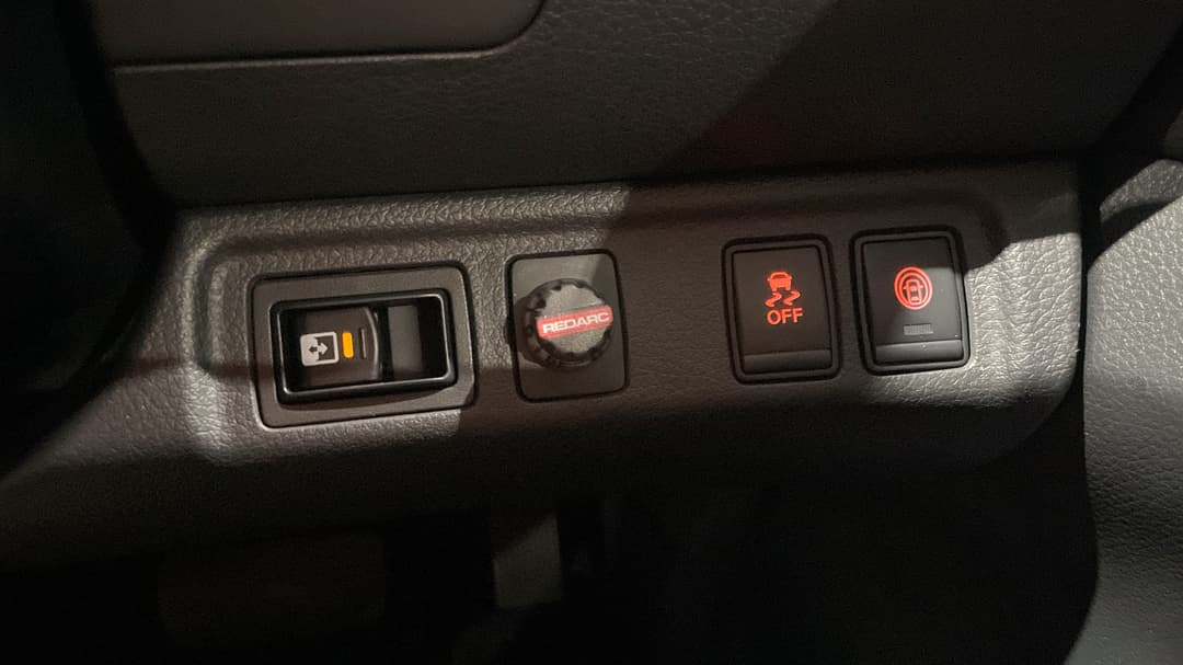 2024 Nissan Navara St-X (4x4) Leather/no Sunroof, Automatic, 15675 km, Utility Switches/Buttons