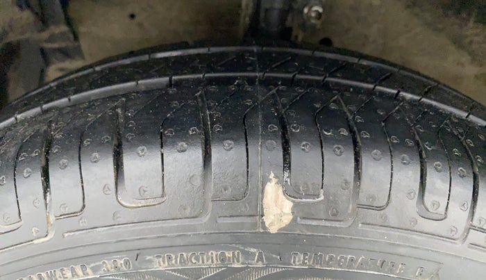 2013 Maruti Swift Dzire VXI, Petrol, Manual, 65,536 km, Left Front Tyre Tread