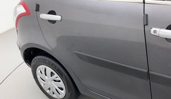 2015 Maruti Swift VXI, Petrol, Manual, 90,581 km, Right rear door - Minor scratches