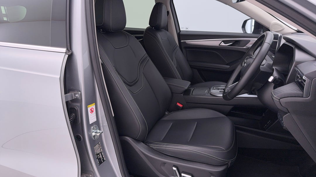 2024 GWM Haval Jolion Lux Hybrid, Automatic, 17904 km, Right Side Front Door Cabin View