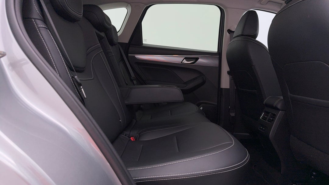 2024 GWM Haval Jolion Lux Hybrid, Automatic, 17904 km, Right Side Rear Door Cabin View