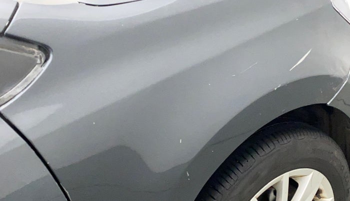 2016 Volkswagen Ameo HIGHLINE1.2L, CNG, Manual, 81,105 km, Right fender - Slightly dented