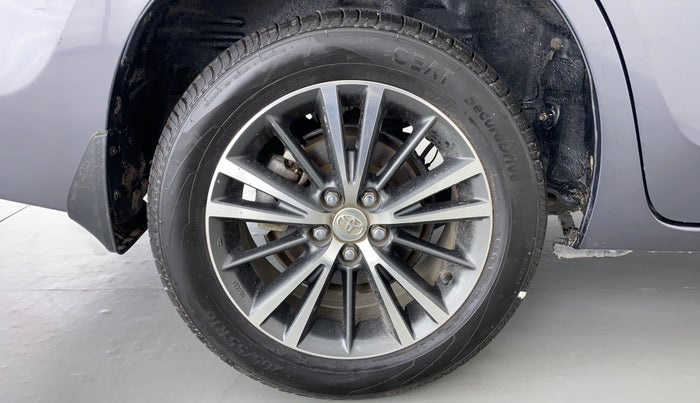 2017 Toyota Corolla Altis GL, Petrol, Manual, 45,060 km, Right Rear Wheel