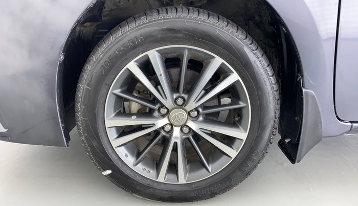 2017 Toyota Corolla Altis GL, Petrol, Manual, 45,060 km, Left Front Wheel