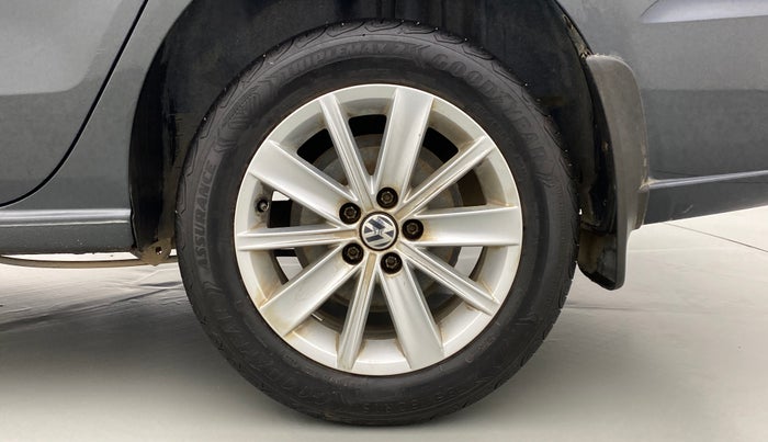 2017 Volkswagen Vento 1.2 TSI HIGHLINE PLUS AT, Petrol, Automatic, 69,593 km, Left Rear Wheel