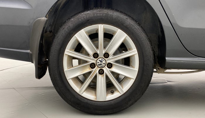 2017 Volkswagen Vento 1.2 TSI HIGHLINE PLUS AT, Petrol, Automatic, 69,593 km, Right Rear Wheel