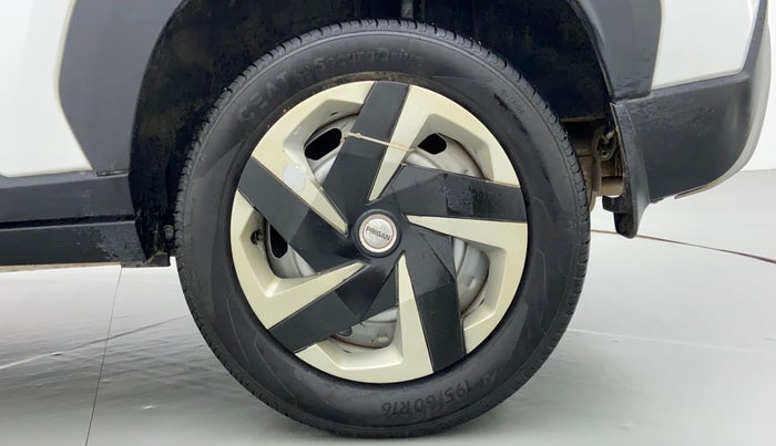 2022 Nissan MAGNITE XE, Petrol, Manual, 11,565 km, Left Rear Wheel