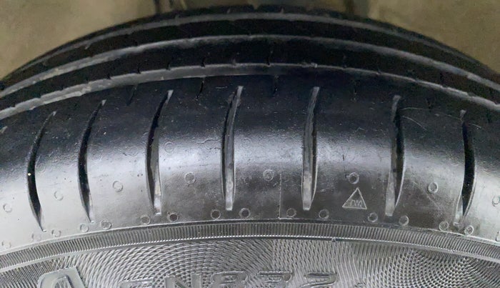 2019 Maruti Alto LXI, Petrol, Manual, 45,608 km, Left Front Tyre Tread