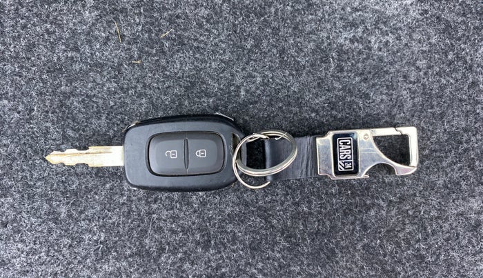 2018 Renault Kwid 1.0 RXT Opt, Petrol, Manual, 7,673 km, Key Close Up