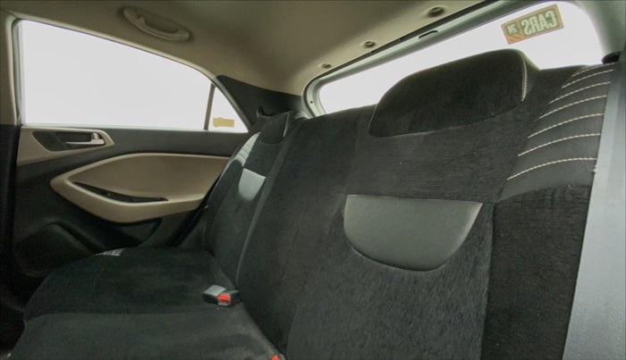 2014 Hyundai Elite i20 SPORTZ 1.2, Petrol, Manual, 81,958 km, Right Side Rear Door Cabin