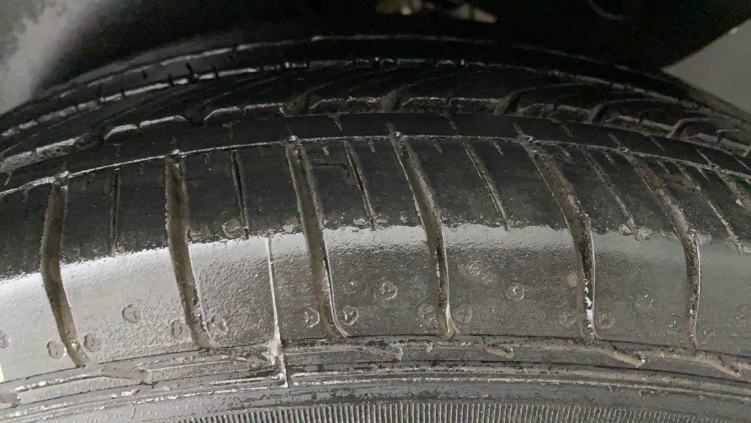 Left Rear Tyre Tread