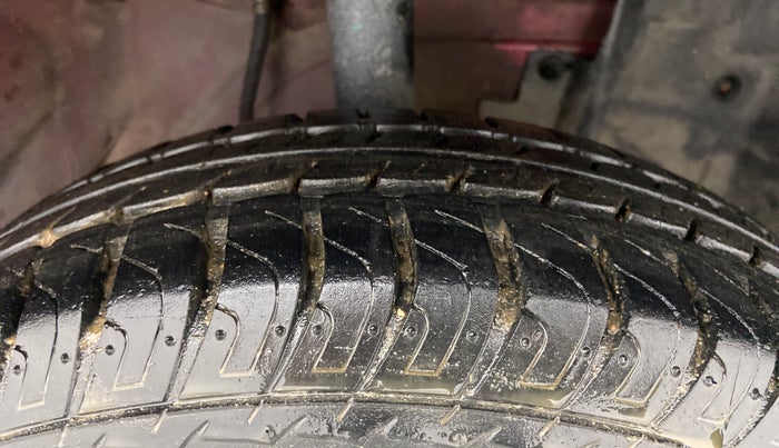 2015 Datsun Go T (O), Petrol, Manual, 67,698 km, Right Front Tyre Tread