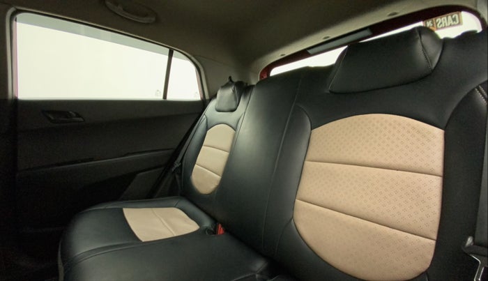 2016 Hyundai Creta BASE 1.6 PETROL, Petrol, Manual, 82,912 km, Right Side Rear Door Cabin