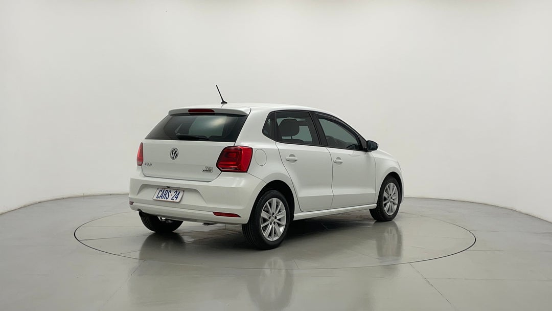 Right Back Diagonal (45- Degree) View