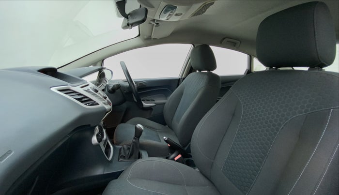 2012 Ford Fiesta TITANIUM DIESEL, Diesel, Manual, 68,356 km, Right Side Front Door Cabin