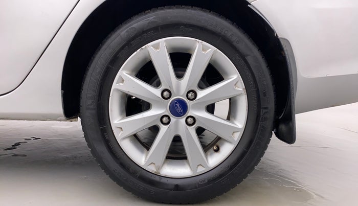 2012 Ford Fiesta TITANIUM DIESEL, Diesel, Manual, 68,356 km, Left Rear Wheel