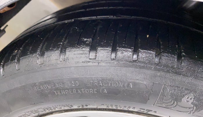 2012 Ford Fiesta TITANIUM DIESEL, Diesel, Manual, 68,356 km, Right Rear Tyre Tread
