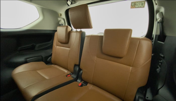 2016 Toyota Innova Crysta 2.7 ZX AT 7 STR, Petrol, Automatic, 40,801 km, Third Seat Row ( optional )