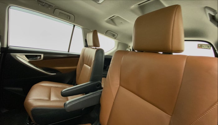 2016 Toyota Innova Crysta 2.7 ZX AT 7 STR, Petrol, Automatic, 40,801 km, Right Side Rear Door Cabin