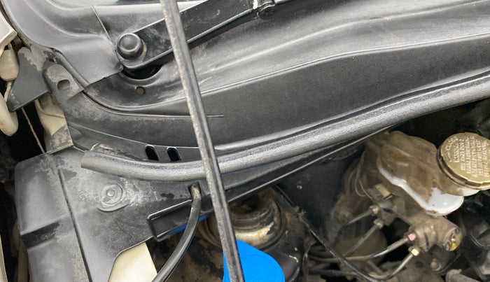 2010 Maruti Wagon R 1.0 VXI, Petrol, Manual, 62,714 km, Bonnet (hood) - Cowl vent panel has minor damage