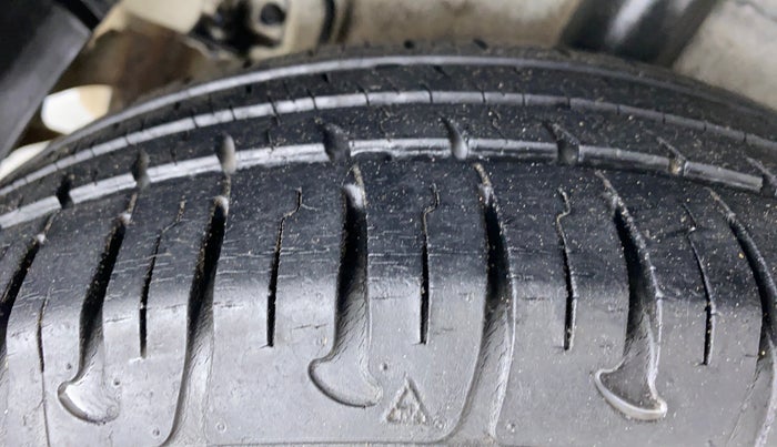 2015 Hyundai Xcent S 1.2, Petrol, Manual, 41,536 km, Right Rear Tyre Tread