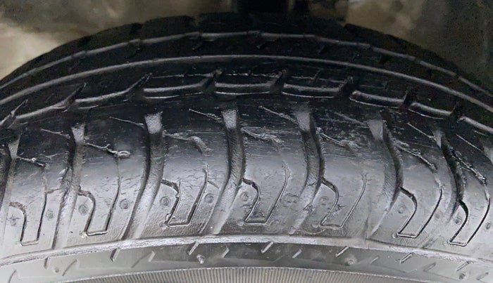 2017 Maruti Wagon R 1.0 VXI, Petrol, Manual, 11,482 km, Left Front Tyre Tread