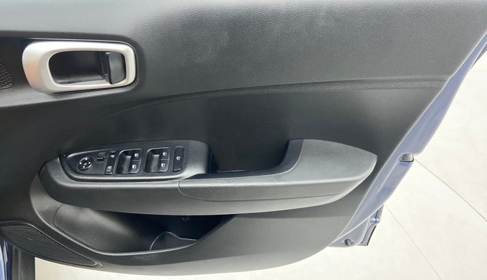 2021 Hyundai VENUE S MT 1.2 KAPPA, Petrol, Manual, 13,410 km, Driver Side Door Panels Control