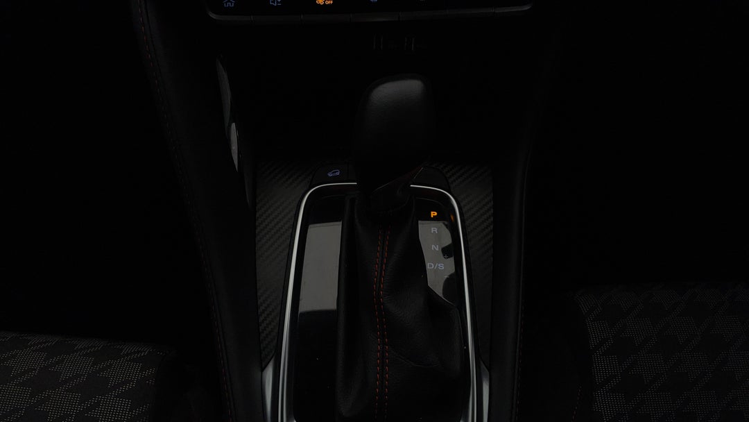 2023 MG Zst Core, Automatic, 11381 km, Gear Lever 